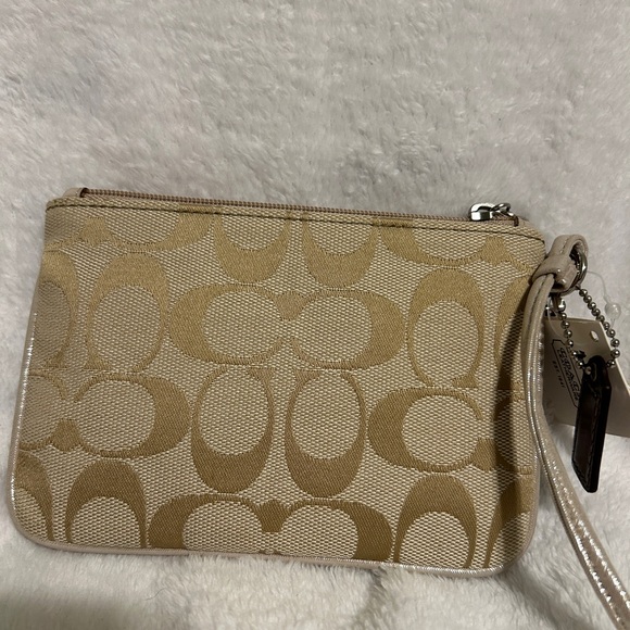 Rare NWT Coach Poppy Wristlet - Picture 4 of 7
